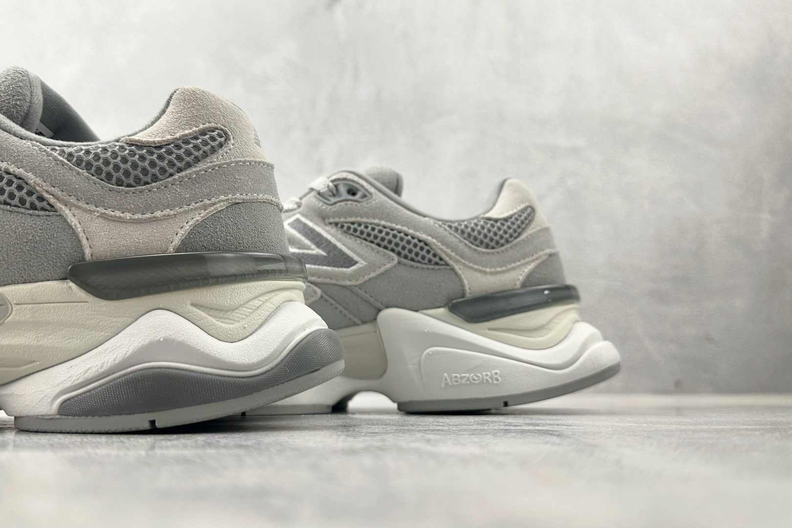 C 版 本地大厂出品 New Balance NB 9060 灰色货号: U9060ERD尺码：36 3