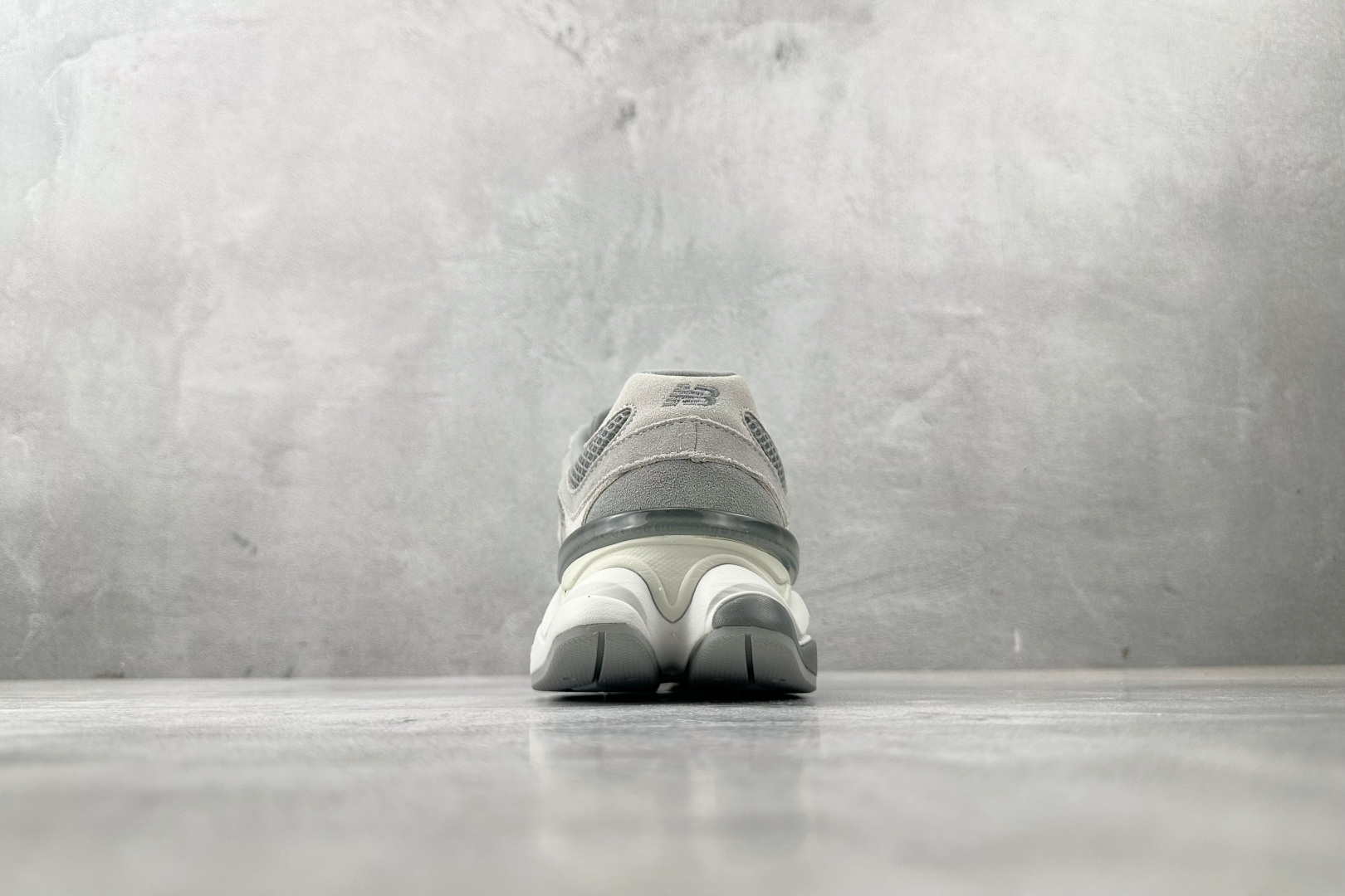 C 版 本地大厂出品 New Balance NB 9060 灰色货号: U9060ERD尺码：36 3