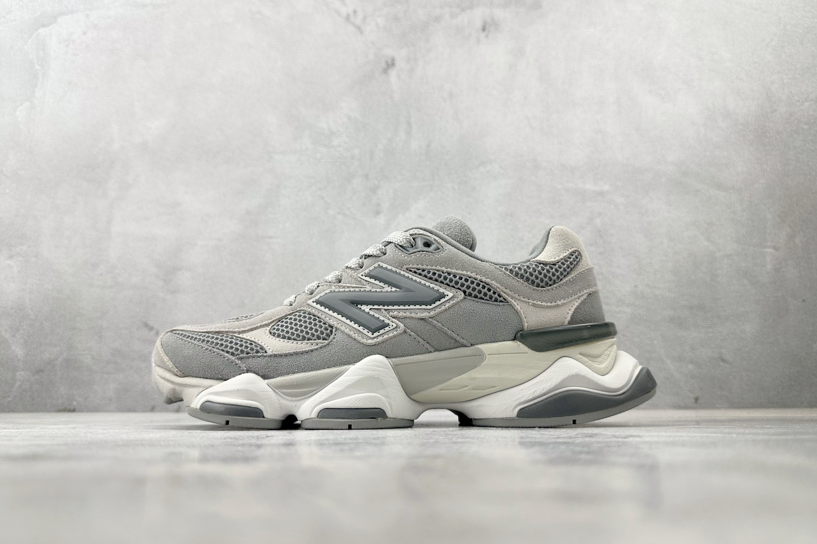 C 版 本地大厂出品 New Balance NB 9060 灰色货号: U9060ERD尺码：36 3