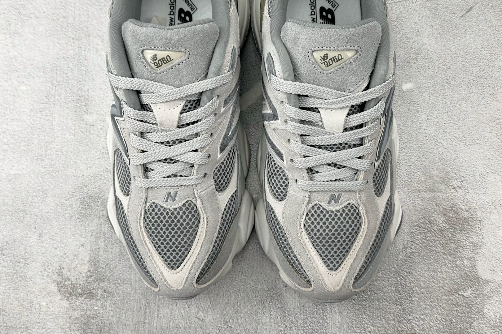 C 版 本地大厂出品 New Balance NB 9060 灰色货号: U9060ERD尺码：36 3