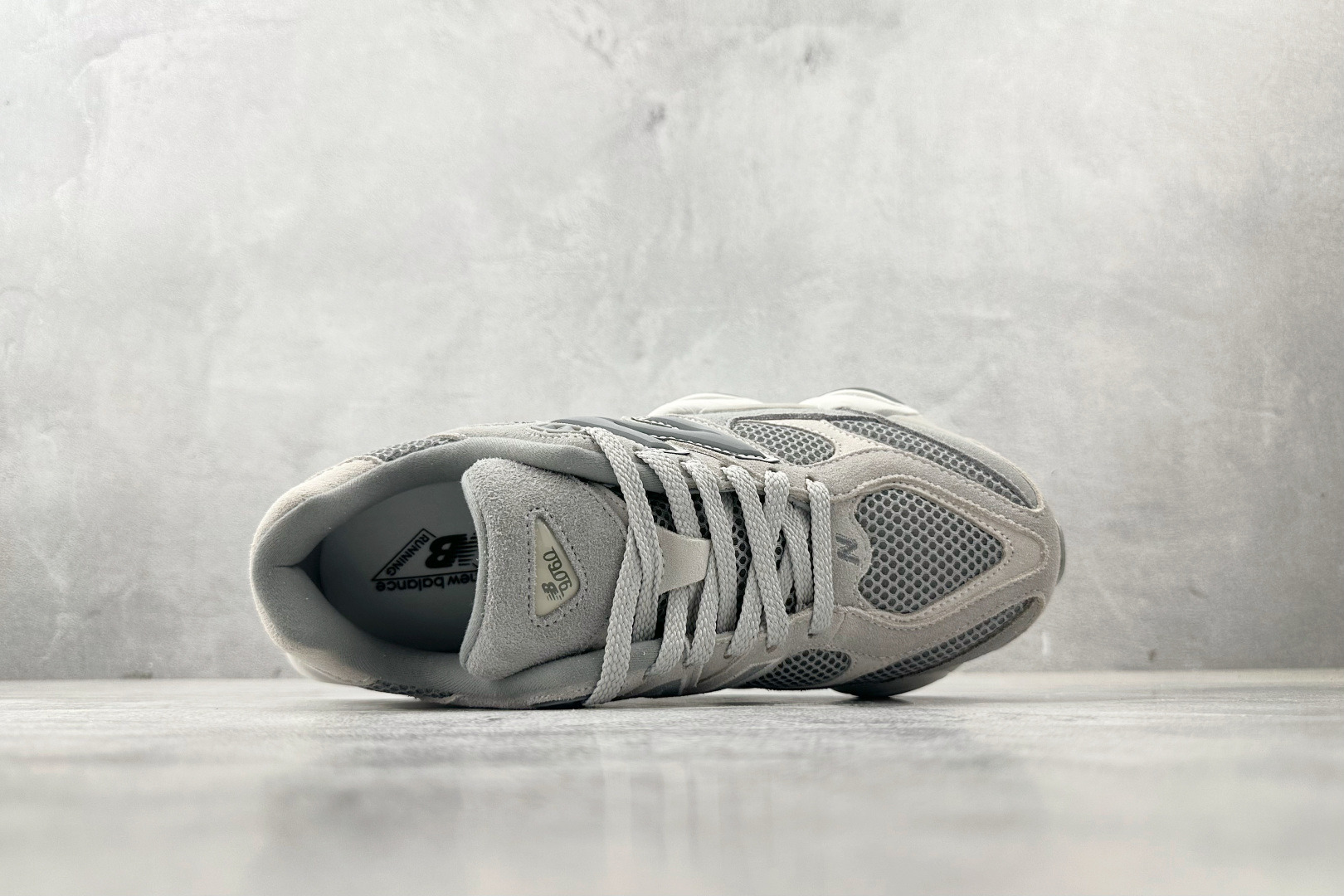 C 版 本地大厂出品 New Balance NB 9060 灰色货号: U9060ERD尺码：36 3