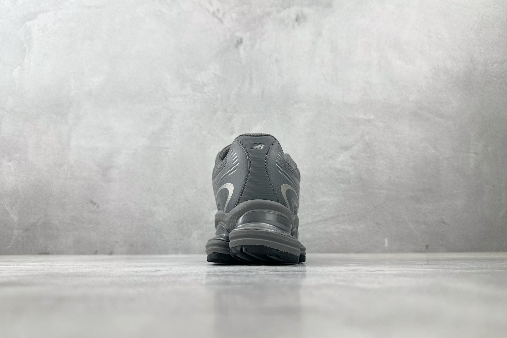 P240New Balance ABZORB 2000 灰色 U2000ETA