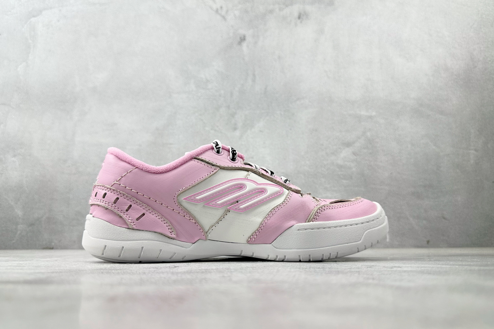 420 最新外贸批次 Balenciaga巴黎世家 Hamptons Worn-Out 白粉 841763 WCURS-Chinese UA Cheap High Quatity Brand Clothes Bags handbags Sneakers wholesale wholesaler seller from China Factory suppliers Fashion Clothing Shoes best Quality Beautiful Price 420 最新外贸批次 Balenciaga巴黎世家 Hamptons Worn-Out 白粉 841763 WCURS