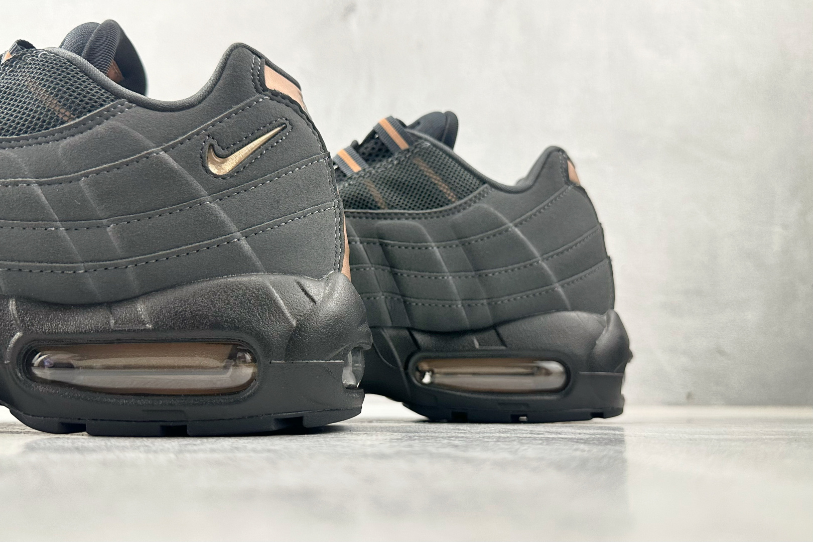 GX 本地顶级纯原 完美复刻 Central Cee × Nike Air Max 95黑红灰货号：HQ