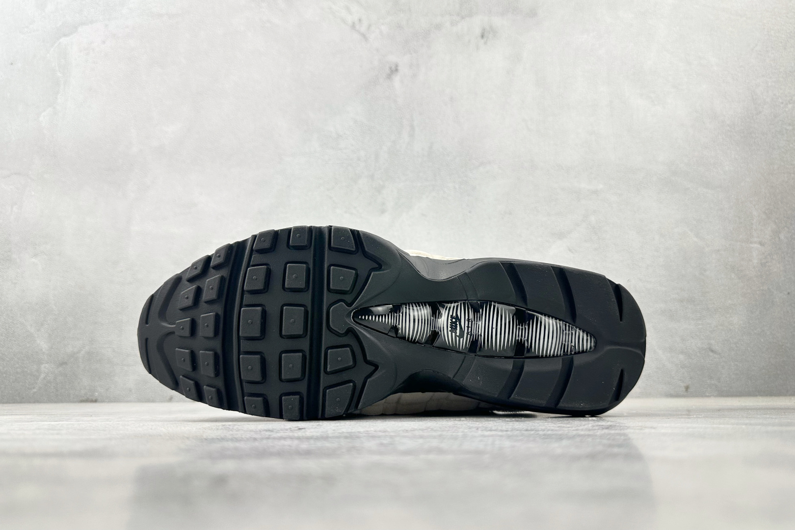 GX 本地顶级纯原 完美复刻 CDG × Nike Air Max 95 联名 黑白灰货号：CU8406