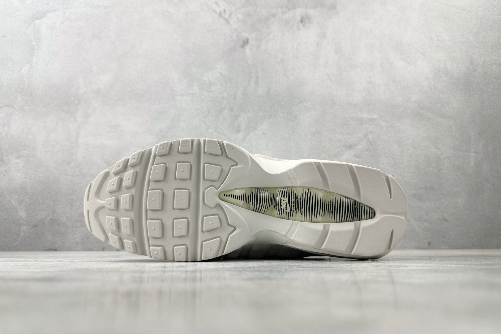 GX 本地顶级纯原 完美复刻 Nike Air Max 95 白色货号：CU8406-100尺码：36 