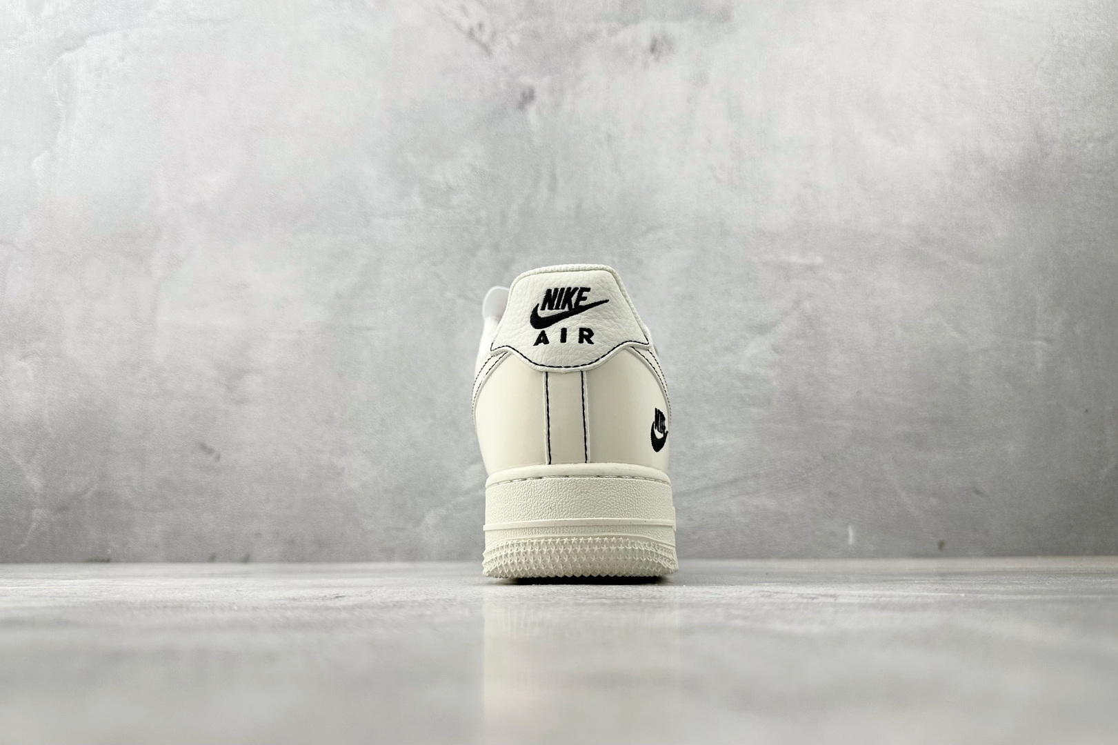 Nike Air Force 1 07 NIKE 联名 米白 CS5288-032