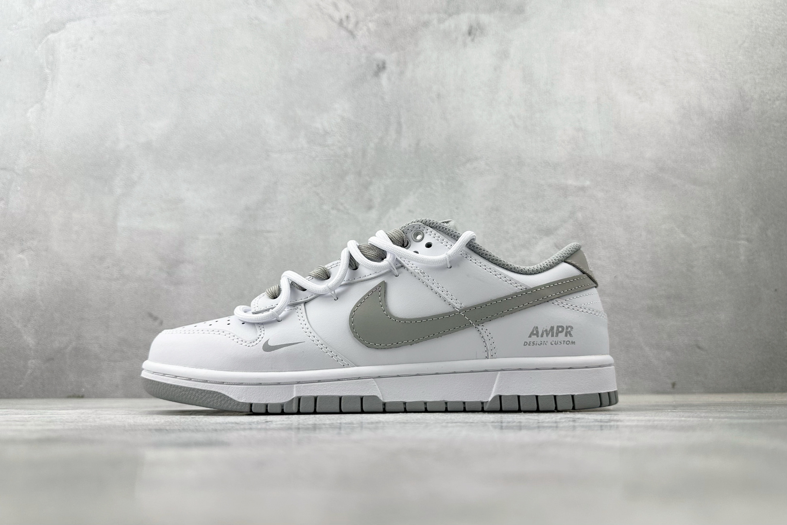 YC 双十一特价双十一特价【定制球鞋】Nike Dunk 暮云 白灰货号：WG0582 095尺码：40