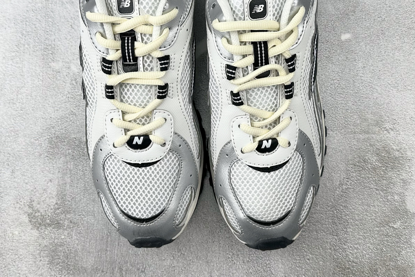 210 New Balance NB 204L 白银 U204LSWD