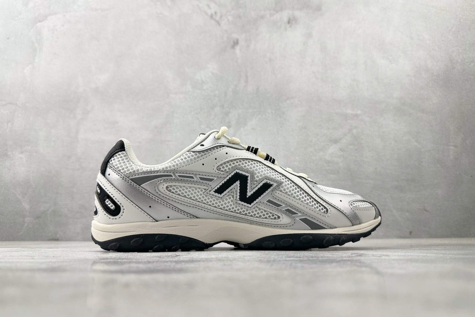 210 New Balance NB 204L 白银 U204LSWD