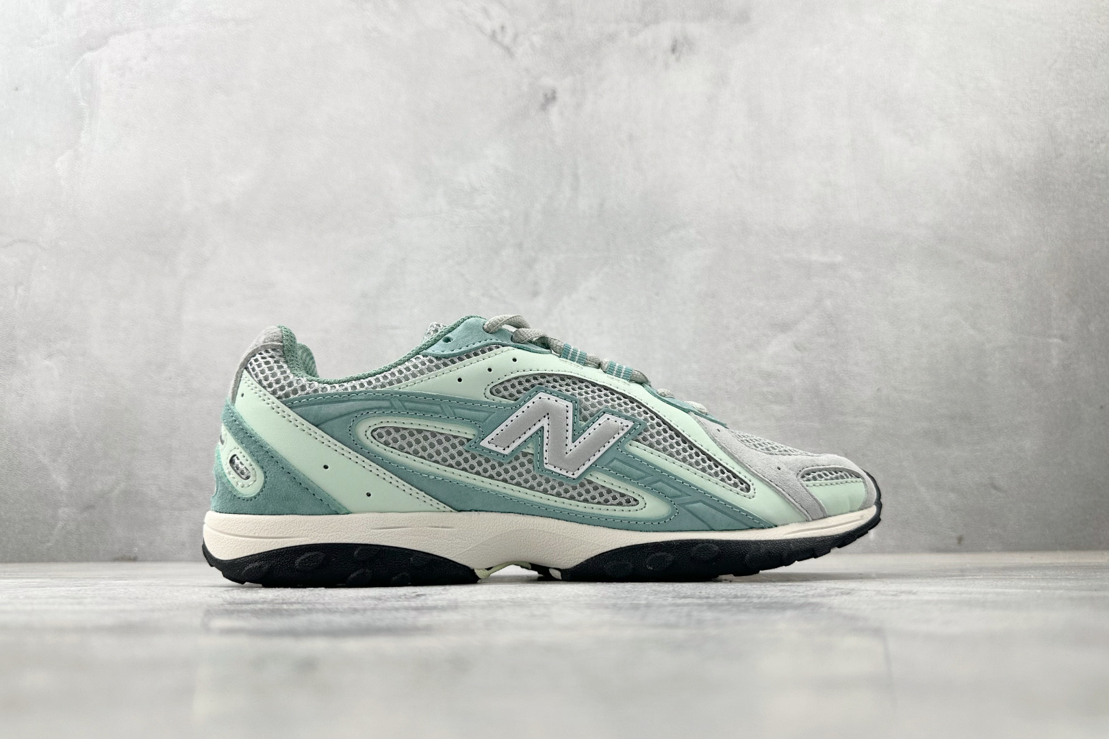 210 KITH X New Balance NB 204L 绿灰色 U204LKTA