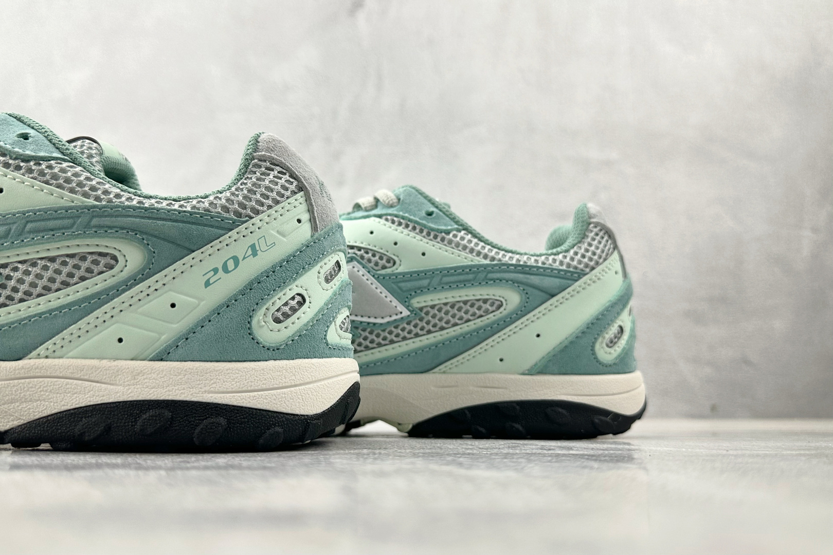210 KITH X New Balance NB 204L 绿灰色 U204LKTA
