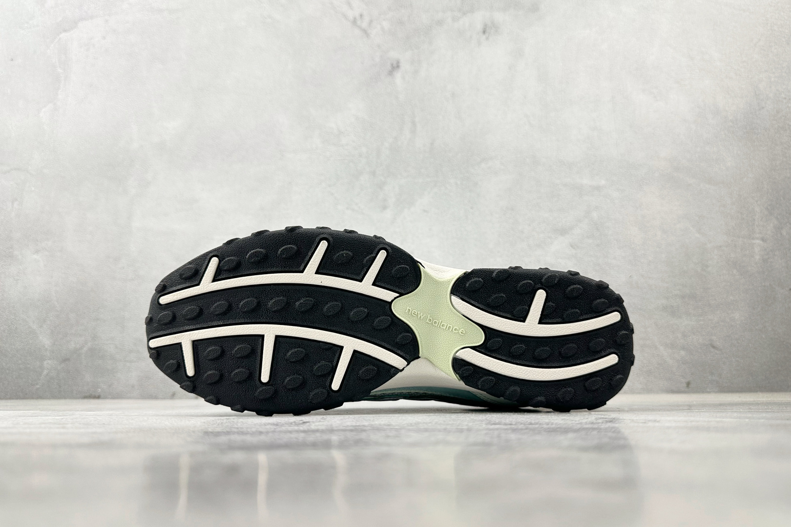 210 KITH X New Balance NB 204L 绿灰色 U204LKTA