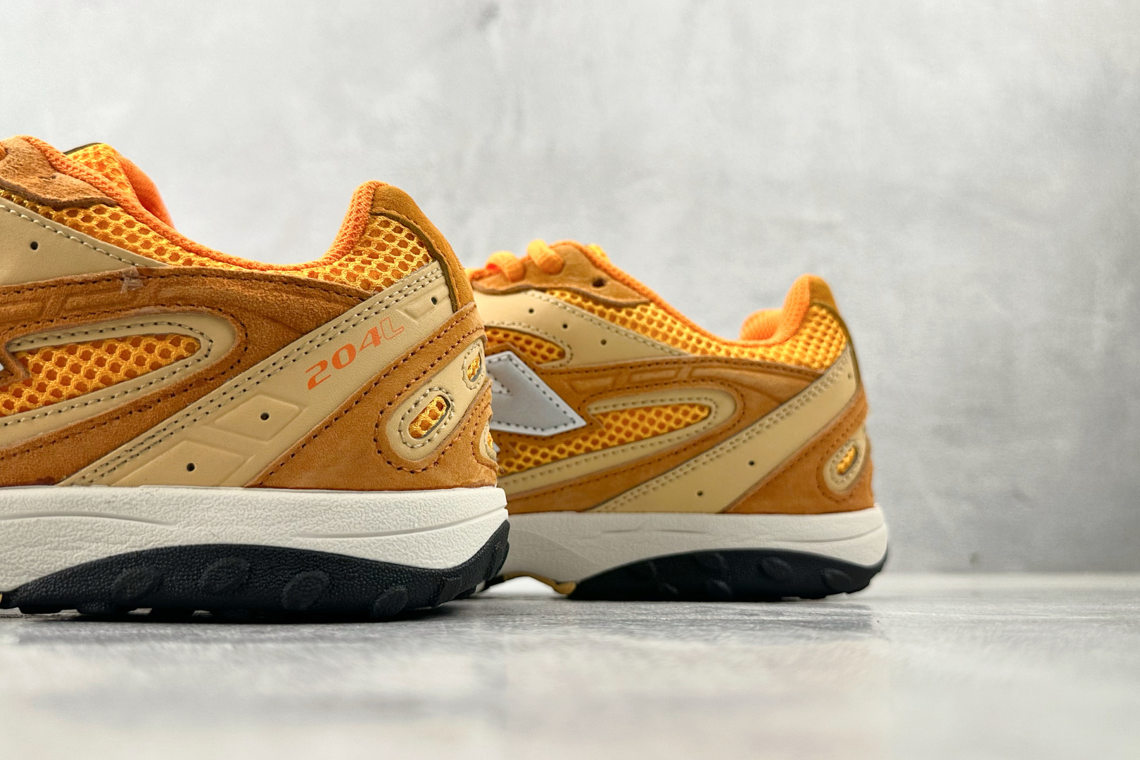 210 KITH X New Balance NB 204L 橙黄 U204LKTI