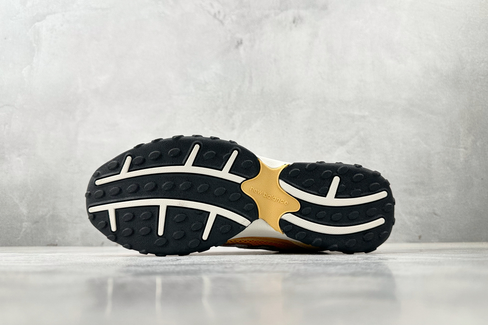 210 KITH X New Balance NB 204L 橙黄 U204LKTI