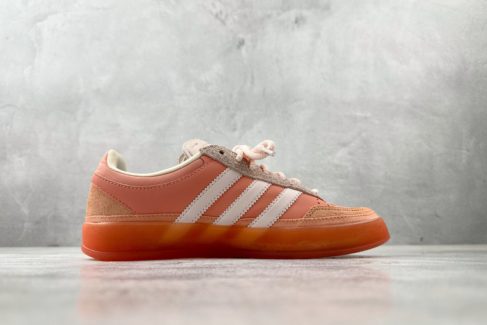 210 Bad Bunny x adidas originals GAZELLE INDOOR IT 红棕色 JS5052