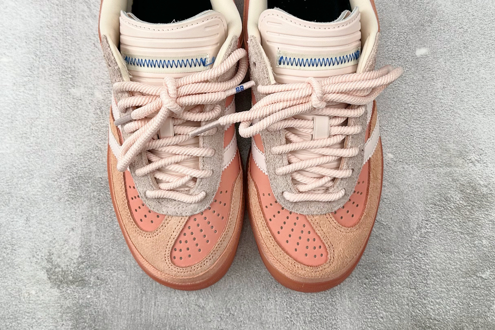 210 Bad Bunny x adidas originals GAZELLE INDOOR IT 红棕色 JS5052