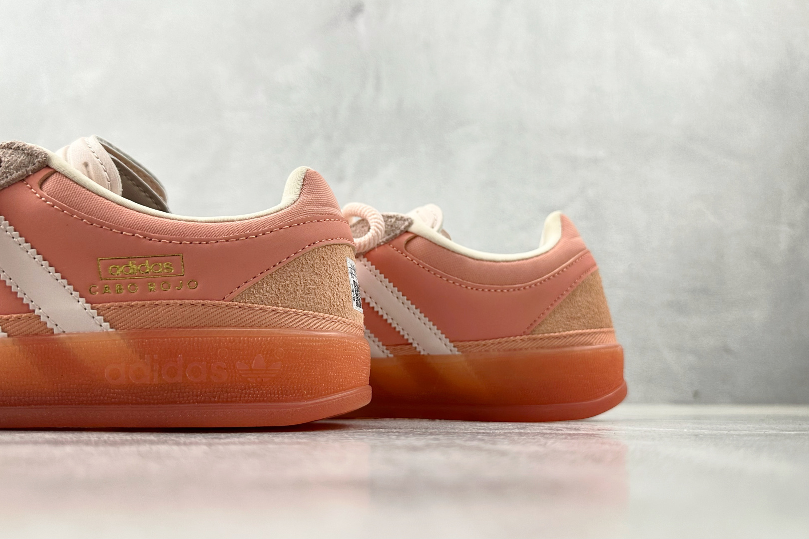 210 Bad Bunny x adidas originals GAZELLE INDOOR IT 红棕色 JS5052