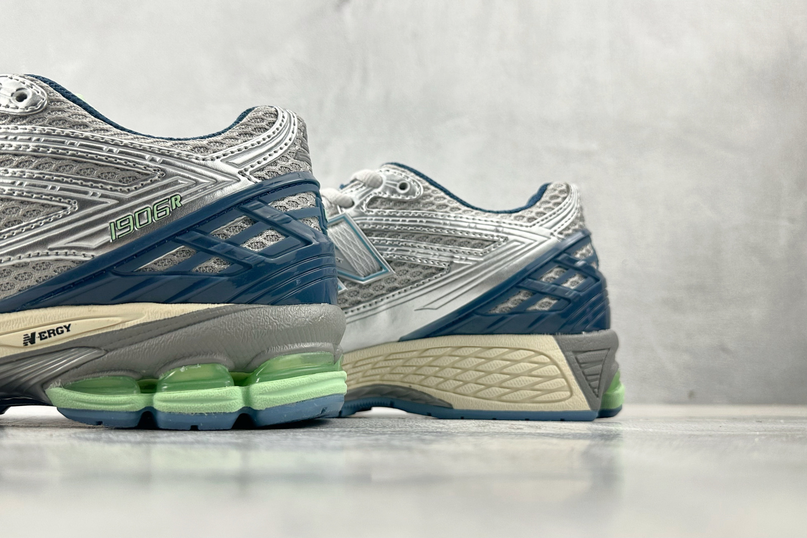 p220C版New Balance NB 1906R 灰蓝 U1906RCR-Chinese UA Cheap High Quatity Brand Clothes Bags handbags Sneakers wholesale wholesaler seller from China Factory suppliers Fashion Clothing Shoes best Quality Beautiful Price p220C版New Balance NB 1906R 灰蓝 U1906RCR