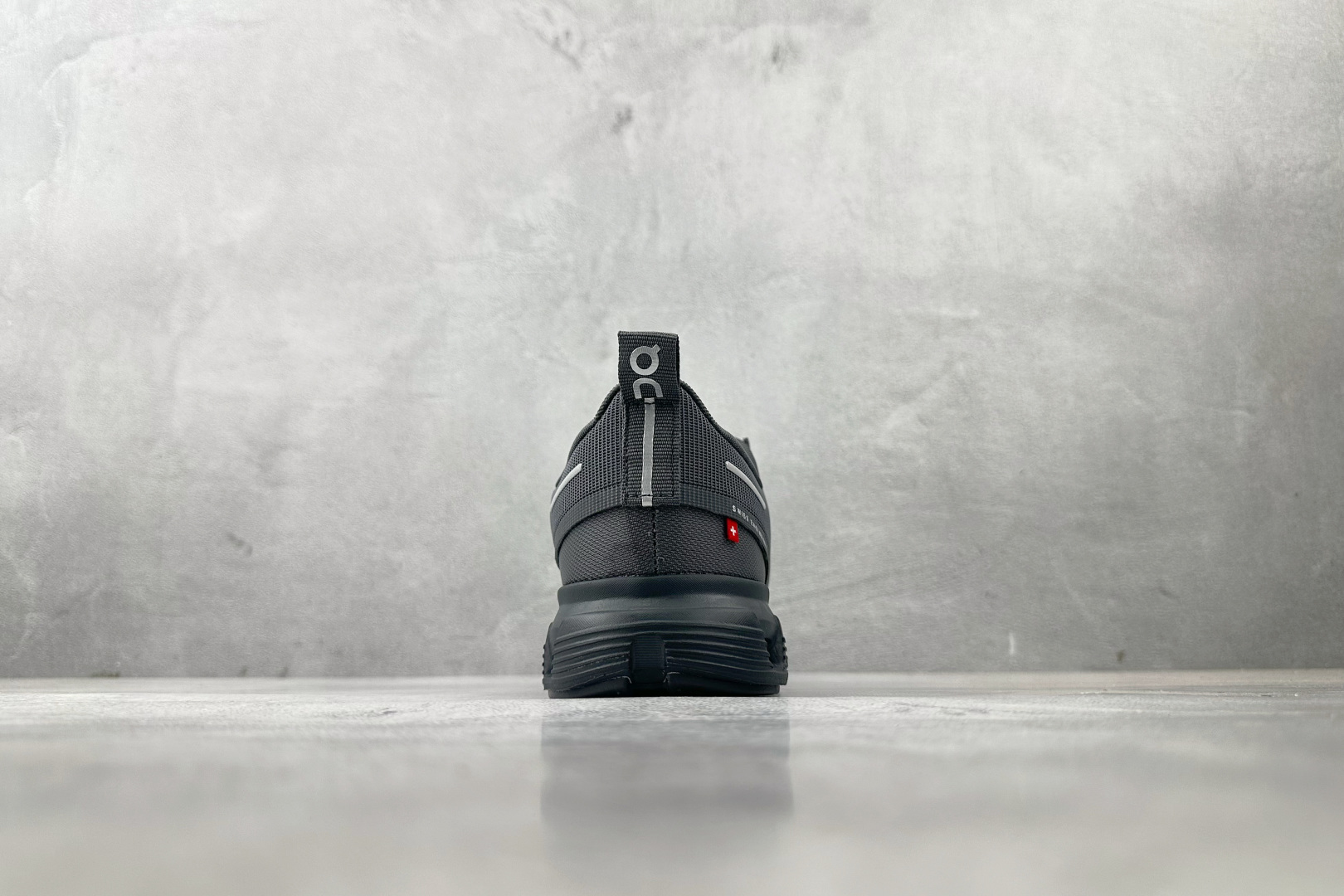 180 On昂跑 Cloud 6 黑灰色 3WF1005