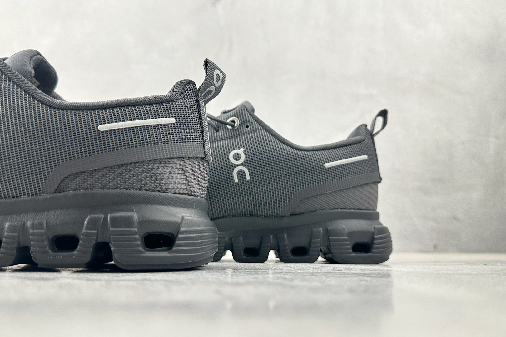 180 On昂跑 Cloud 6 黑灰色 3WF1005
