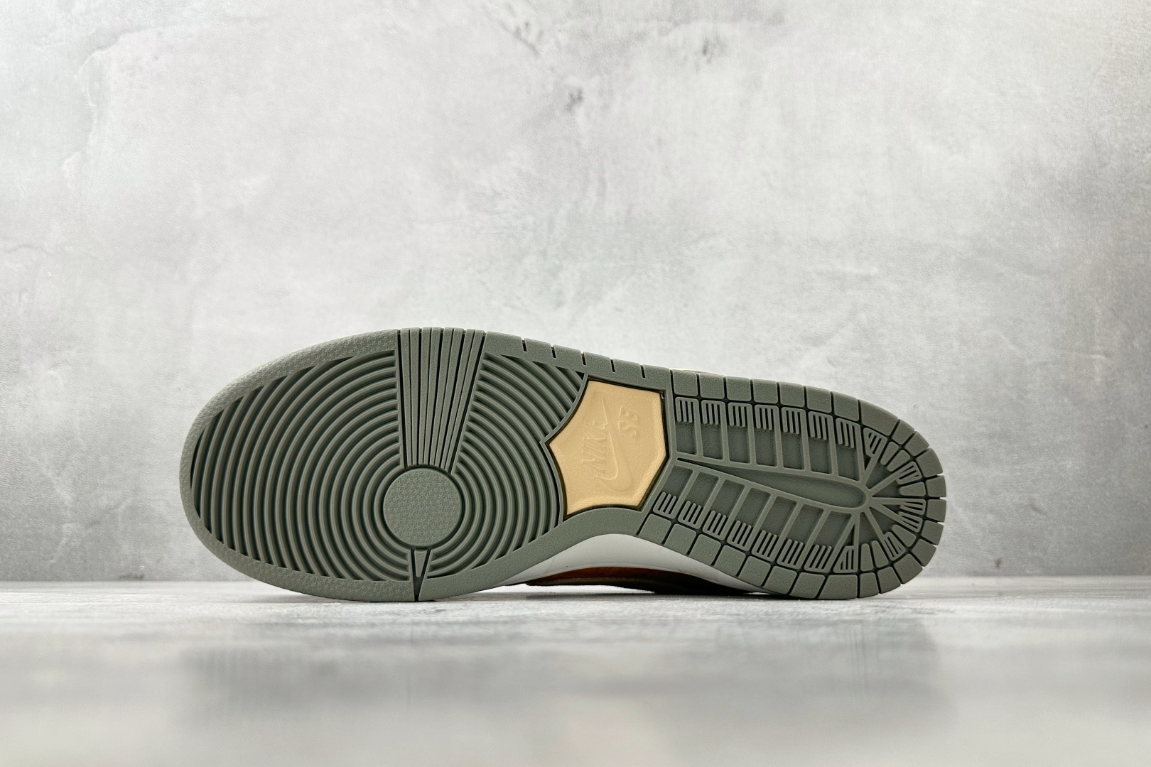 免检版 配色齐全 Nike Dunk SB LOW “Light Carbon” 棕色 HF3063-002