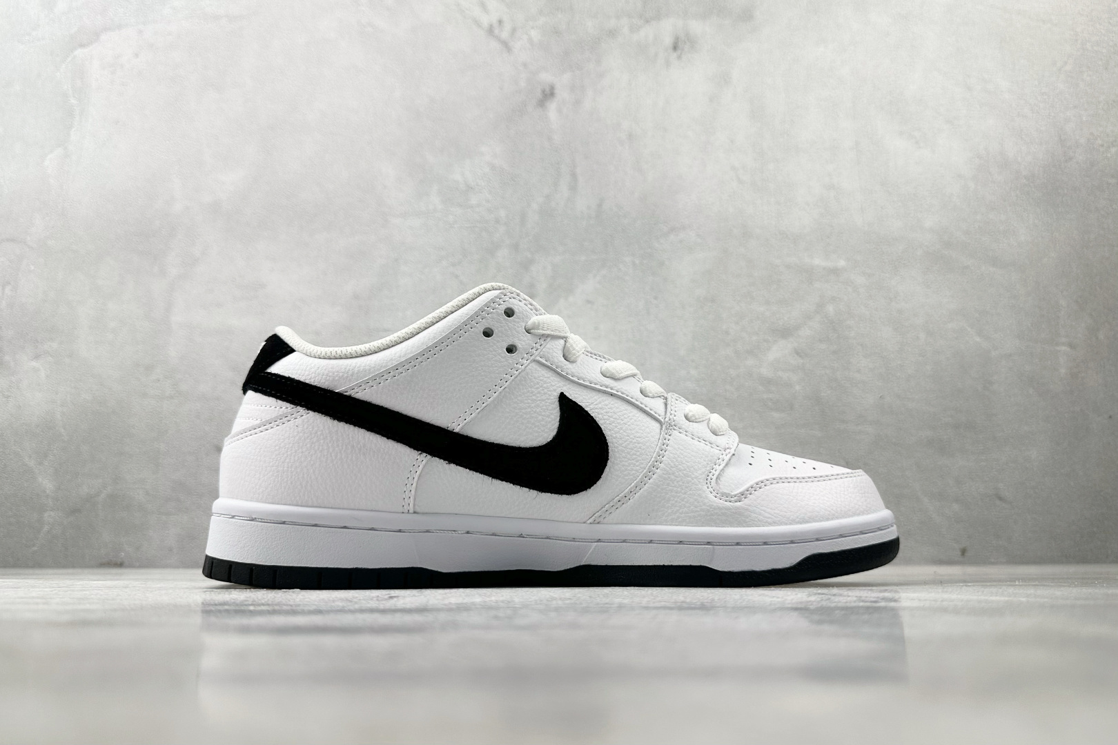 免检版 配色齐全 Nike Dunk SB LOW PRO “White Suede/Black”白黑 HF3704-100