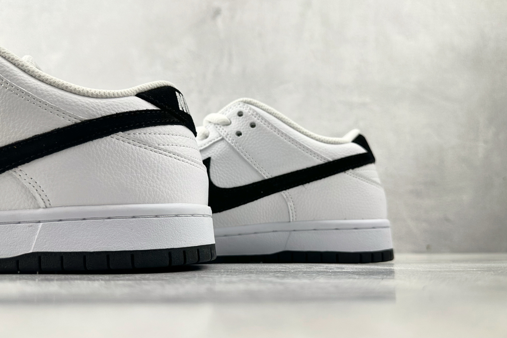 免检版 配色齐全 Nike Dunk SB LOW PRO “White Suede/Black”白黑 HF3704-100