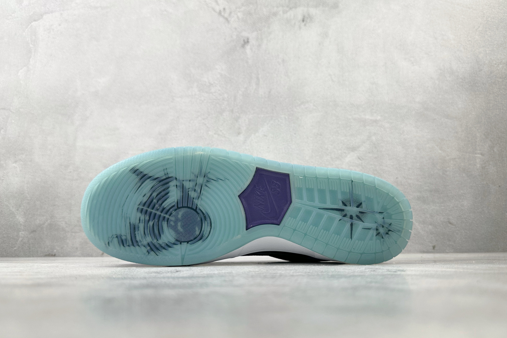 免检版 配色齐全 Hayley Wilson x Nike Dunk SB DUNK LOW PRO 紫黑白 HJ0513-500