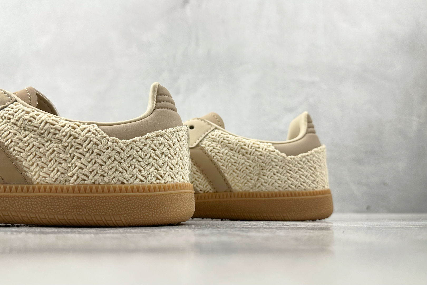 210 平台爆款 adidas originals 织物 棕色 JR9446