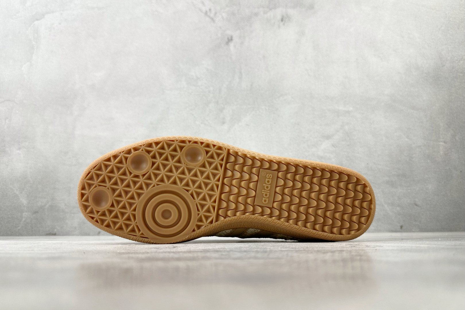 210 平台爆款 adidas originals 织物 棕色 JR9446