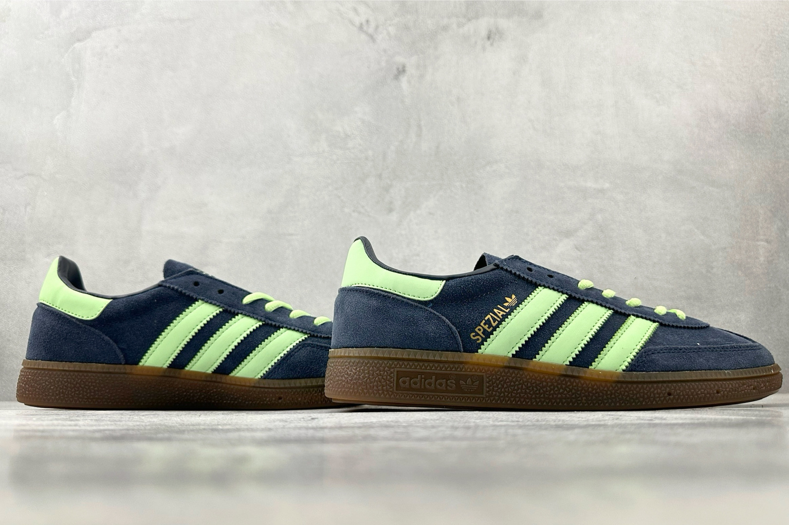 210 平台爆款 adidas originals HANDBALL SPEZIAL 蓝绿 IH7497-Chinese UA Cheap High Quatity Brand Clothes Bags handbags Sneakers wholesale wholesaler seller from China Factory suppliers Fashion Clothing Shoes best Quality Beautiful Price 210 平台爆款 adidas originals HANDBALL SPEZIAL 蓝绿 IH7497