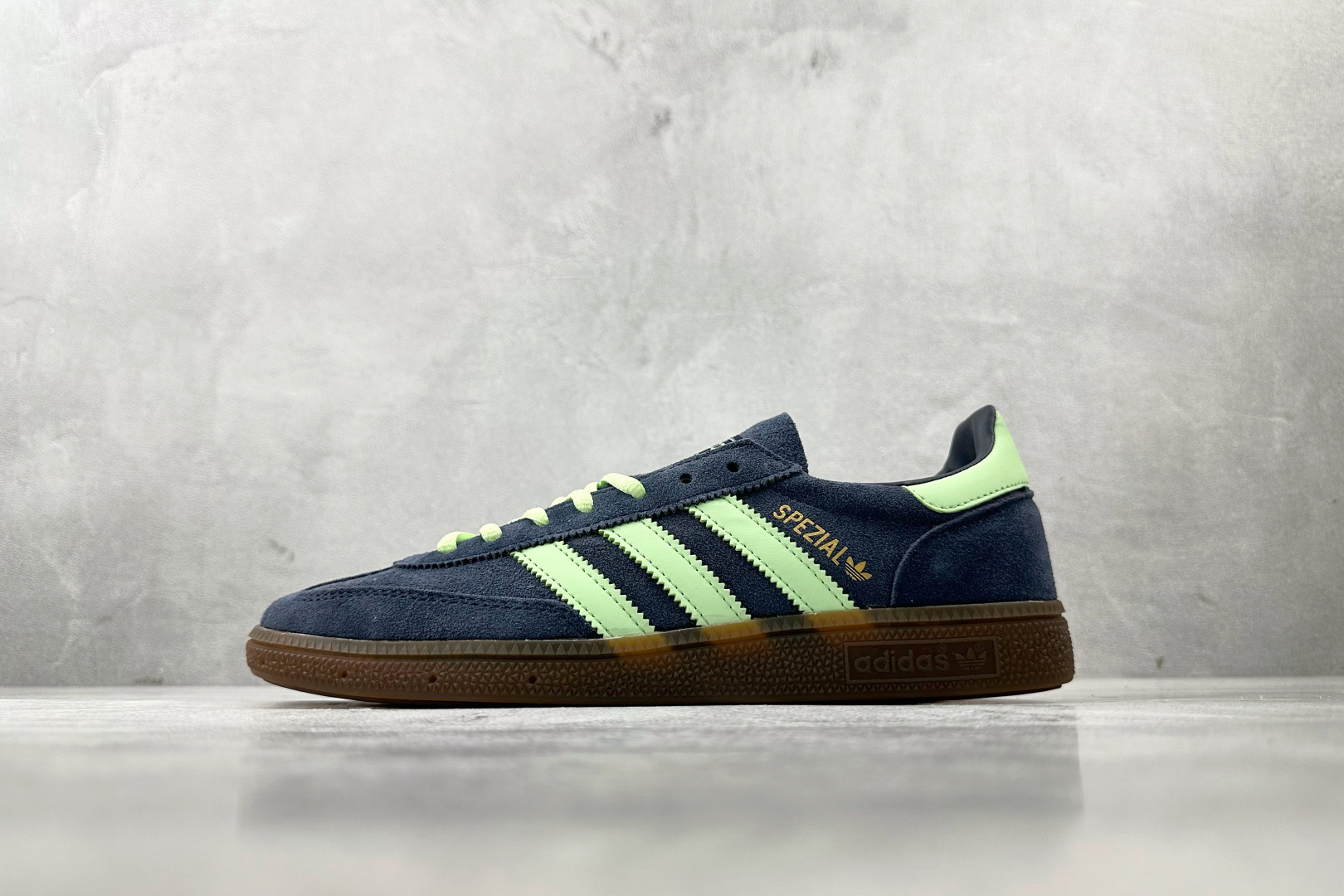 210 平台爆款 adidas originals HANDBALL SPEZIAL 蓝绿 IH7497-Chinese UA Cheap High Quatity Brand Clothes Bags handbags Sneakers wholesale wholesaler seller from China Factory suppliers Fashion Clothing Shoes best Quality Beautiful Price 210 平台爆款 adidas originals HANDBALL SPEZIAL 蓝绿 IH7497