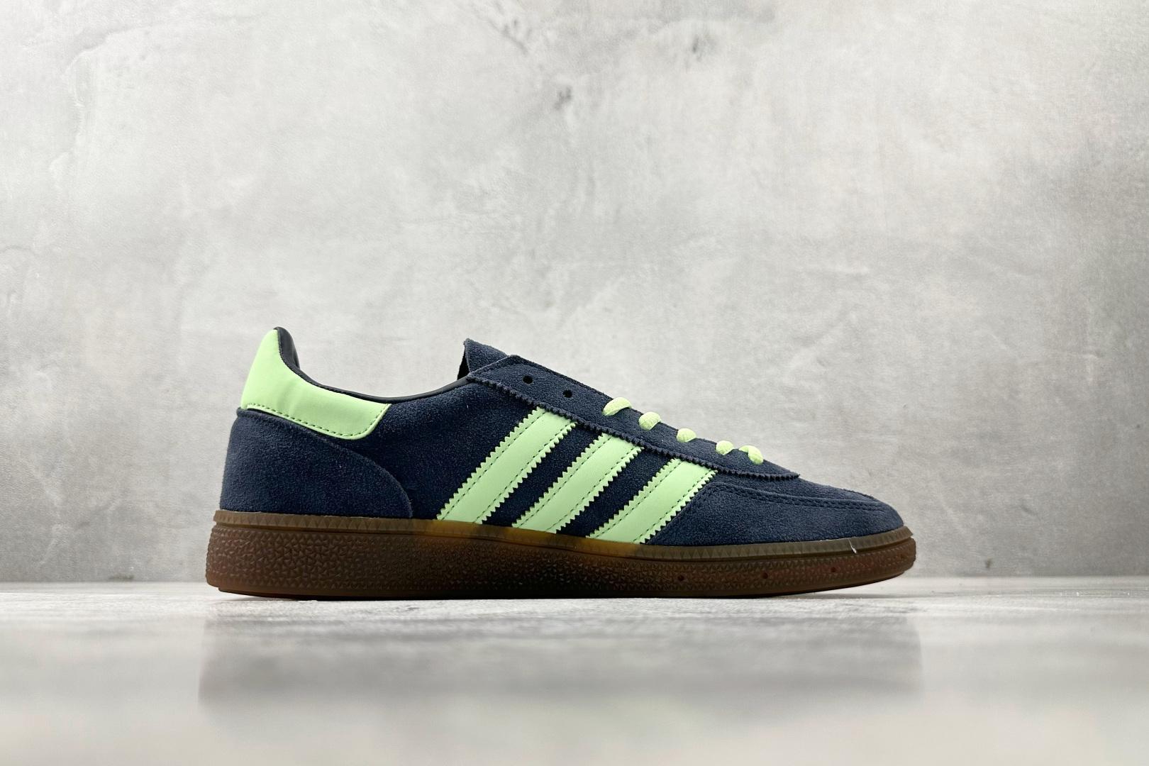 210 平台爆款 adidas originals HANDBALL SPEZIAL 蓝绿 IH7497-Chinese UA Cheap High Quatity Brand Clothes Bags handbags Sneakers wholesale wholesaler seller from China Factory suppliers Fashion Clothing Shoes best Quality Beautiful Price 210 平台爆款 adidas originals HANDBALL SPEZIAL 蓝绿 IH7497