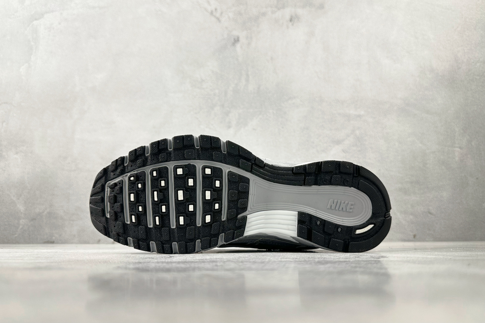 原鞋开发 原数据档案 Nike P-6000银灰 IH4465-095-莆田鞋,莆田鞋货源,高仿鞋,高仿鞋货源,安福档口,莆田高仿鞋,莆田鞋批发,高仿鞋批发,莆田高仿运动鞋,高仿运动鞋,莆田运动鞋 原鞋开发 原数据档案 Nike P-6000银灰 IH4465-095