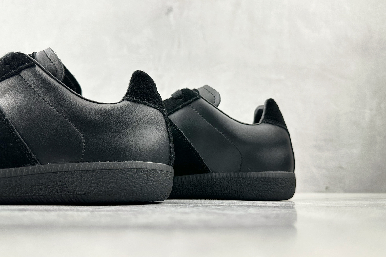 370 Maison Margiela 梅森马吉拉 Replica 黑色 S57WS0236P189