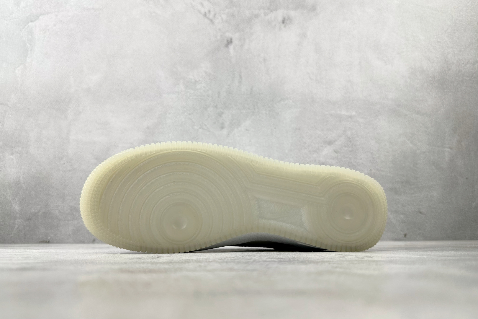 Nike Air Force 1 白色 IH3204-100