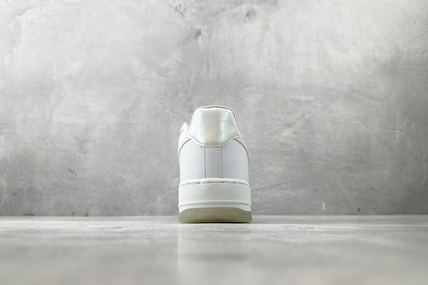 Nike Air Force 1 白色 IH3204-100