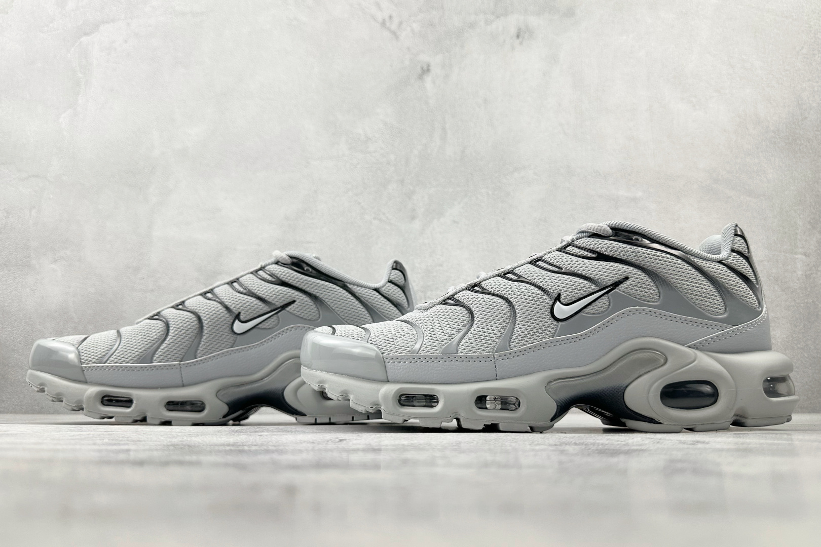 Nike Air Plus 灰色 852630-021