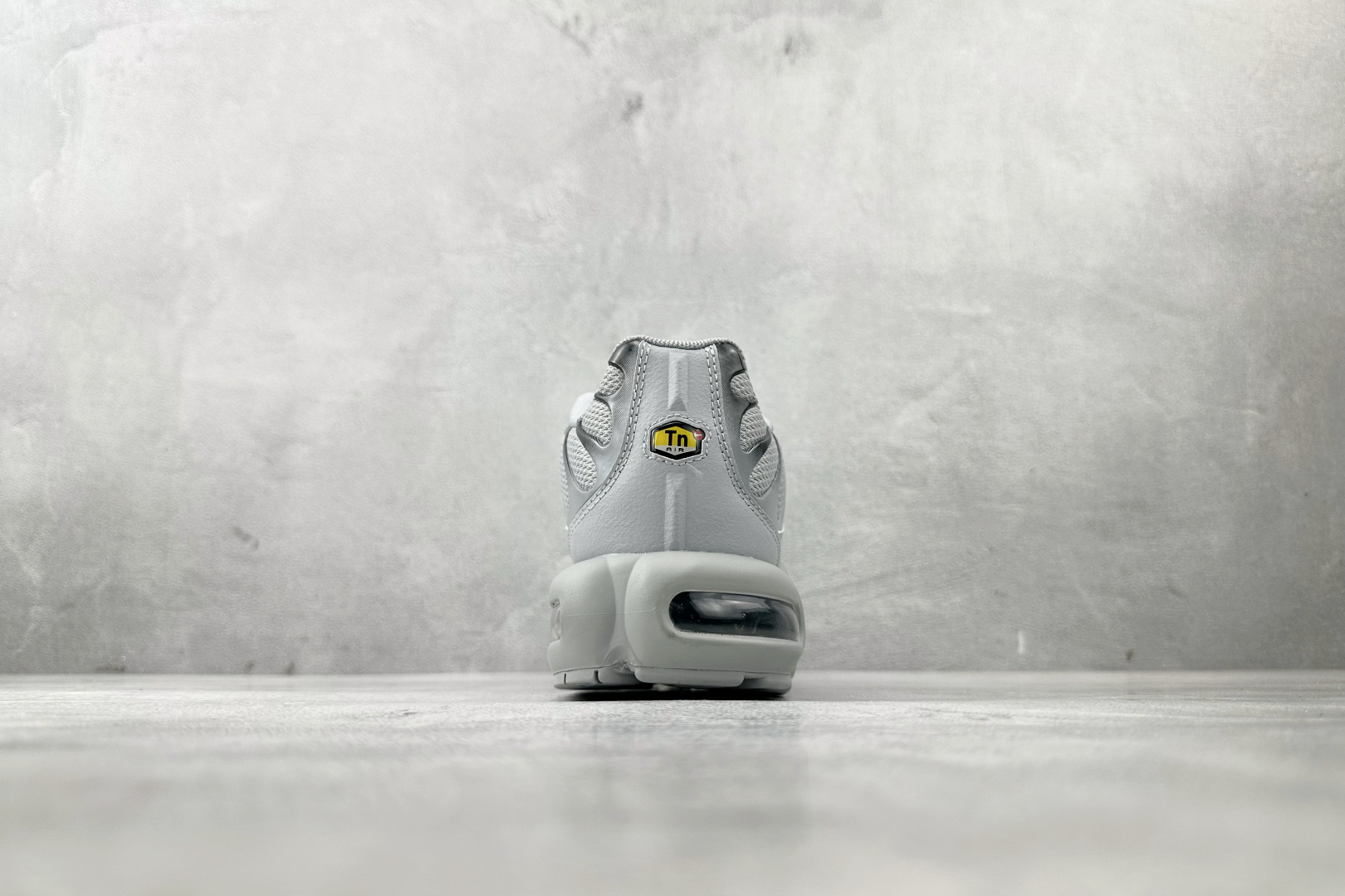 Nike Air Plus 灰色 852630-021