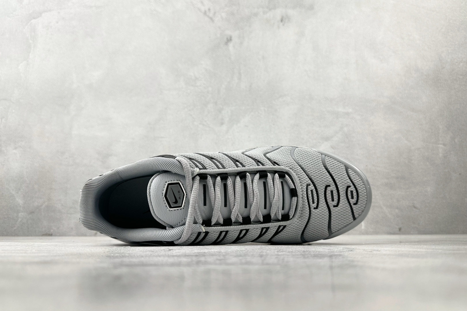 Nike Air Plus 灰色 852630-021