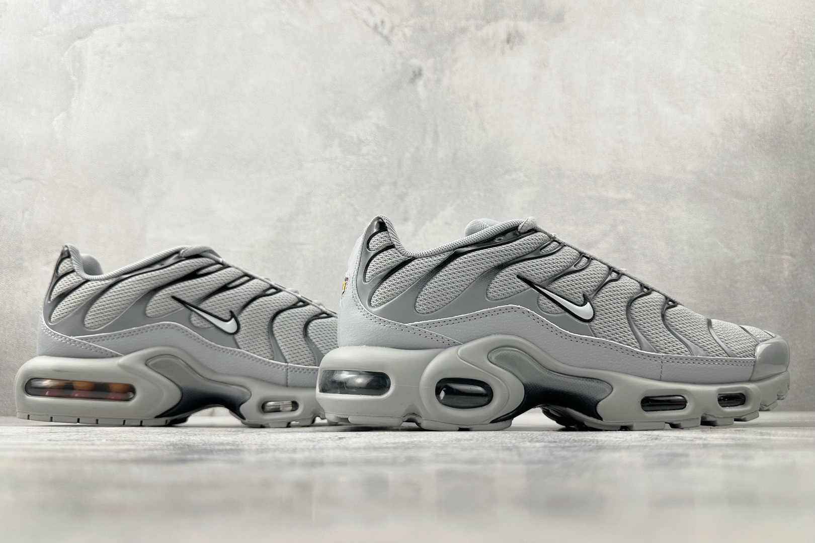 Nike Air Plus 灰色 852630-021