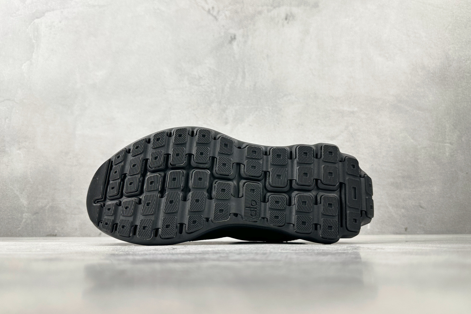 OT纯原 alo yoga Alo Runner 黑色货号：A0590U-Black/Black尺码：3