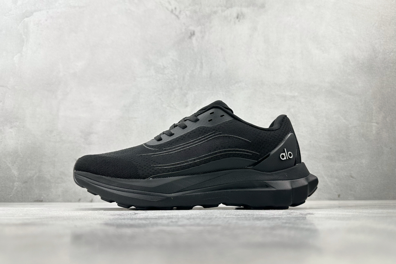 OT纯原 alo yoga Alo Runner 黑色货号：A0590U-Black/Black尺码：3