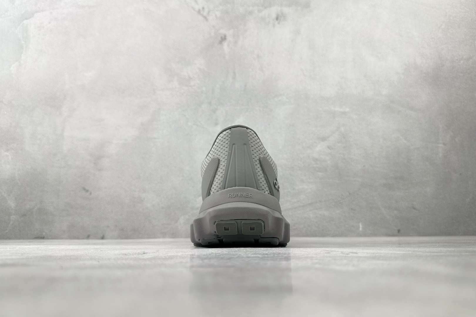 OT纯原 alo yoga Alo Runner 灰色货号：A0590U-Grey尺码：36 36.5 