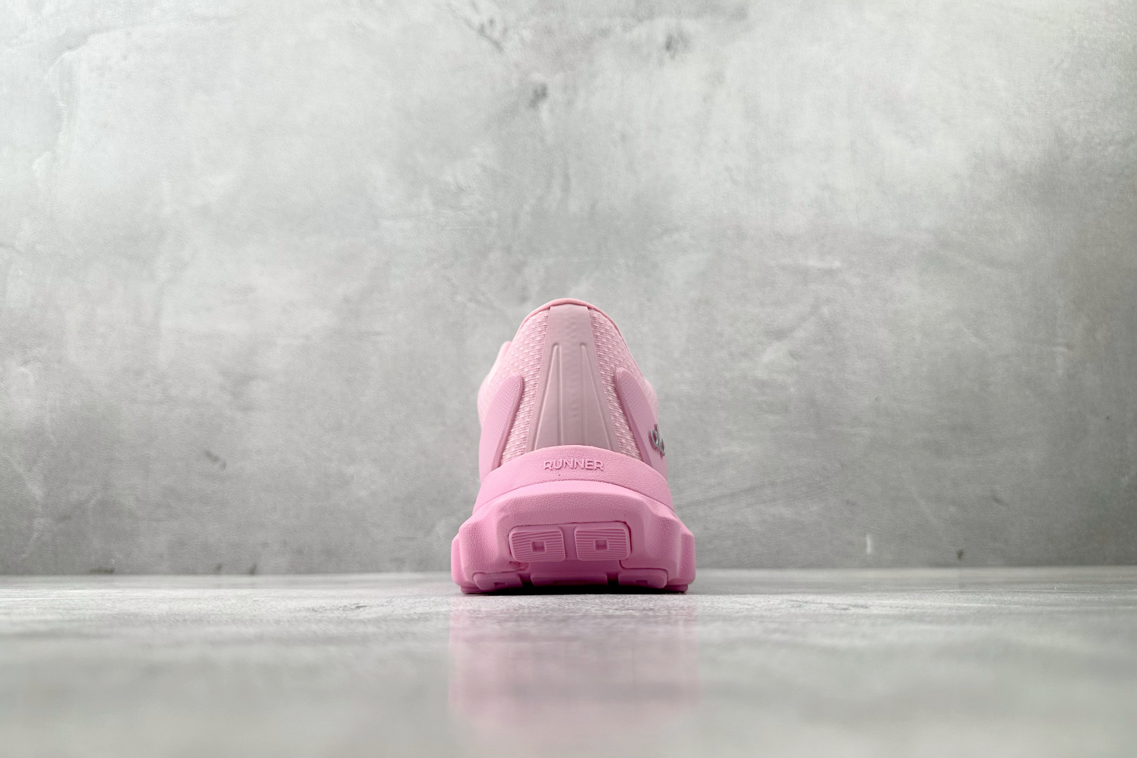 OT纯原 alo yoga Alo Runner 粉色货号：A0590U-Sweet Pink尺码：36