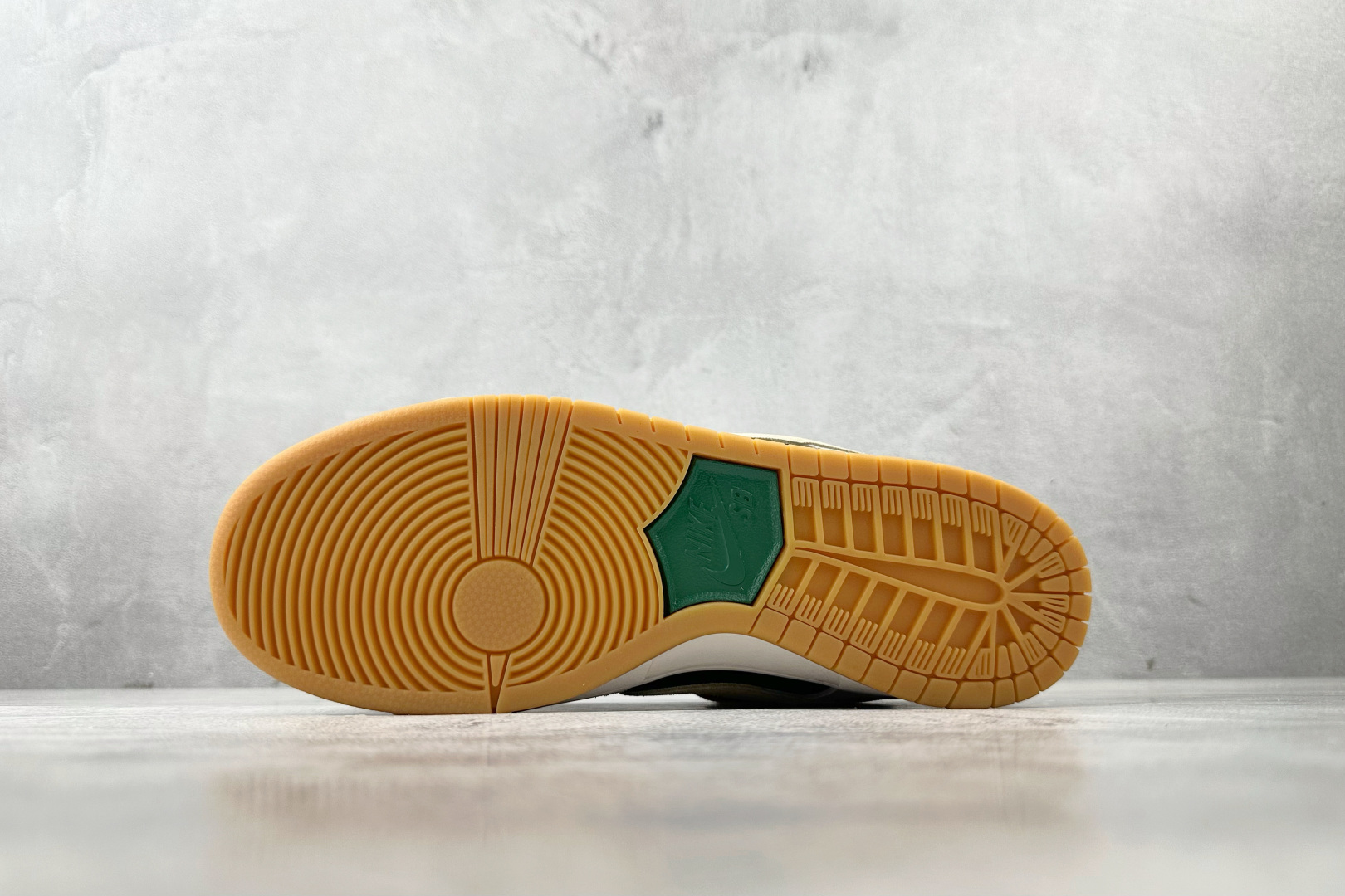 定制球鞋 Nike Dunk SB 冰啡男孩 米棕 HF3704-001