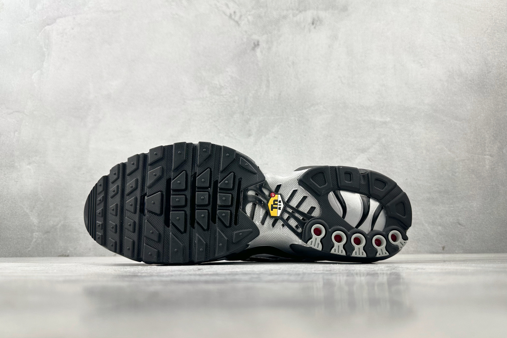 Nike Air Plus 黑色 HQ3029-001