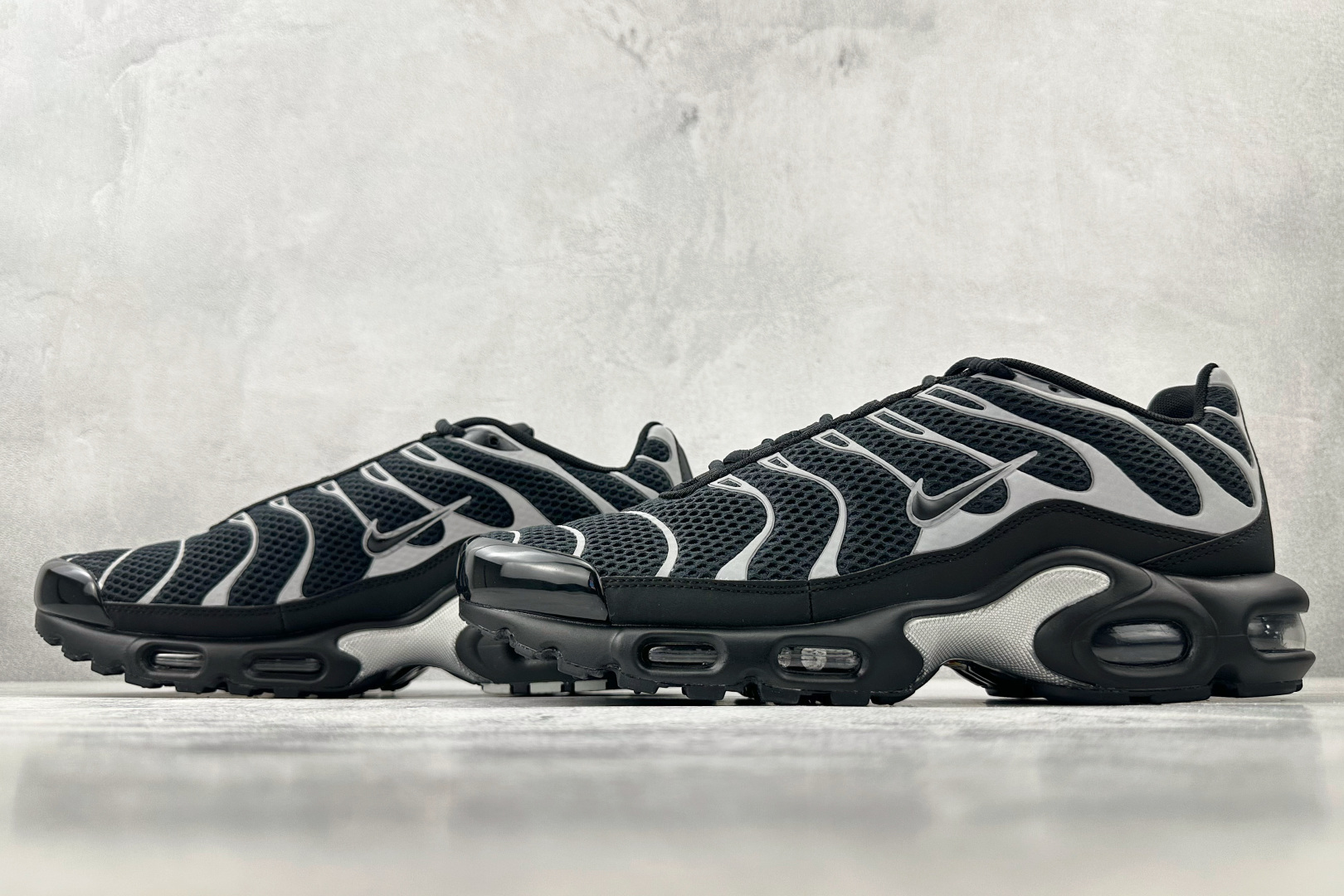 Nike Air Plus 黑色 HQ3029-001