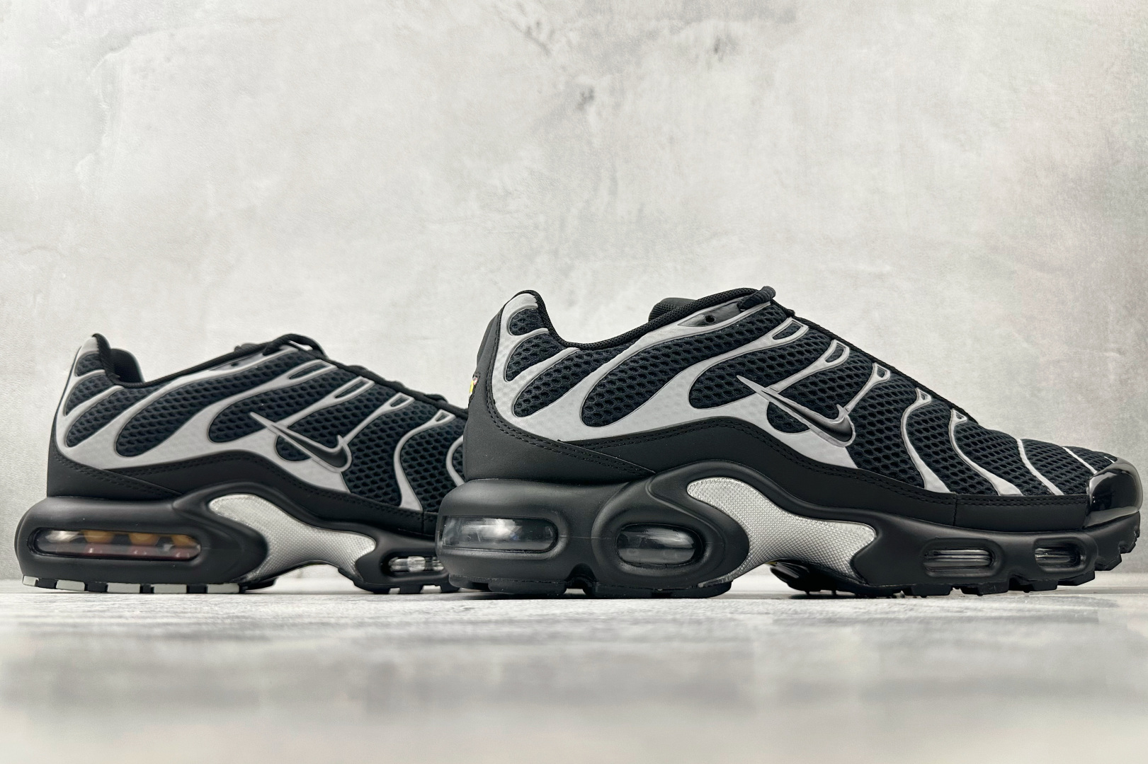 Nike Air Plus 黑色 HQ3029-001